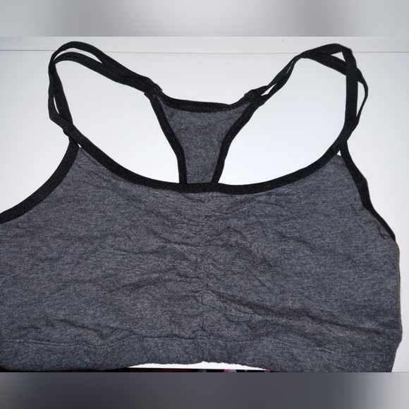 NEW Fruit of The Loom Black and Gray Racerback Sports Bra Size 38 - Picture 1 of 5